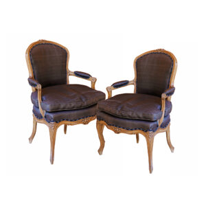 AS_17. Pareja de sillones Luis XV tapizados en crin (a)