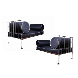 AS_27. Pareja de camas de hierro de campaña imperio (a)