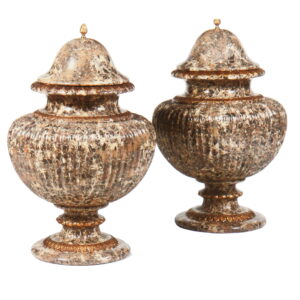 VA_14. Pareja de jarrones de porcelana imitando mármol. Paolo Marion (a)