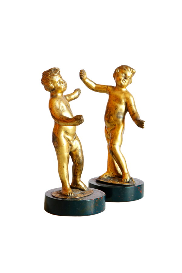 ESC_16. Pareja de querubines de bronce dorado (b) ESC_16. Pareja de querubines de bronce dorado (b)