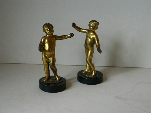 ESC_16. Pareja de querubines de bronce dorado (c) ESC_16. Pareja de querubines de bronce dorado (c)